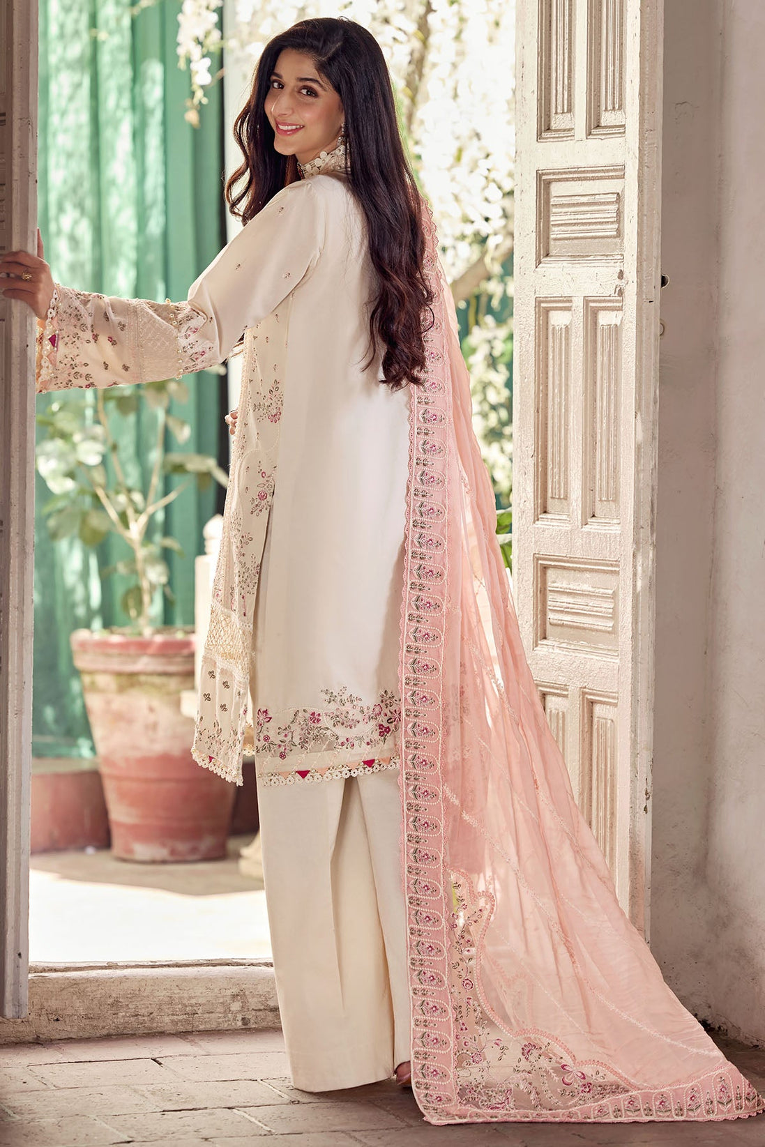 Motifz Premium Emb Lawn`23 D#4043