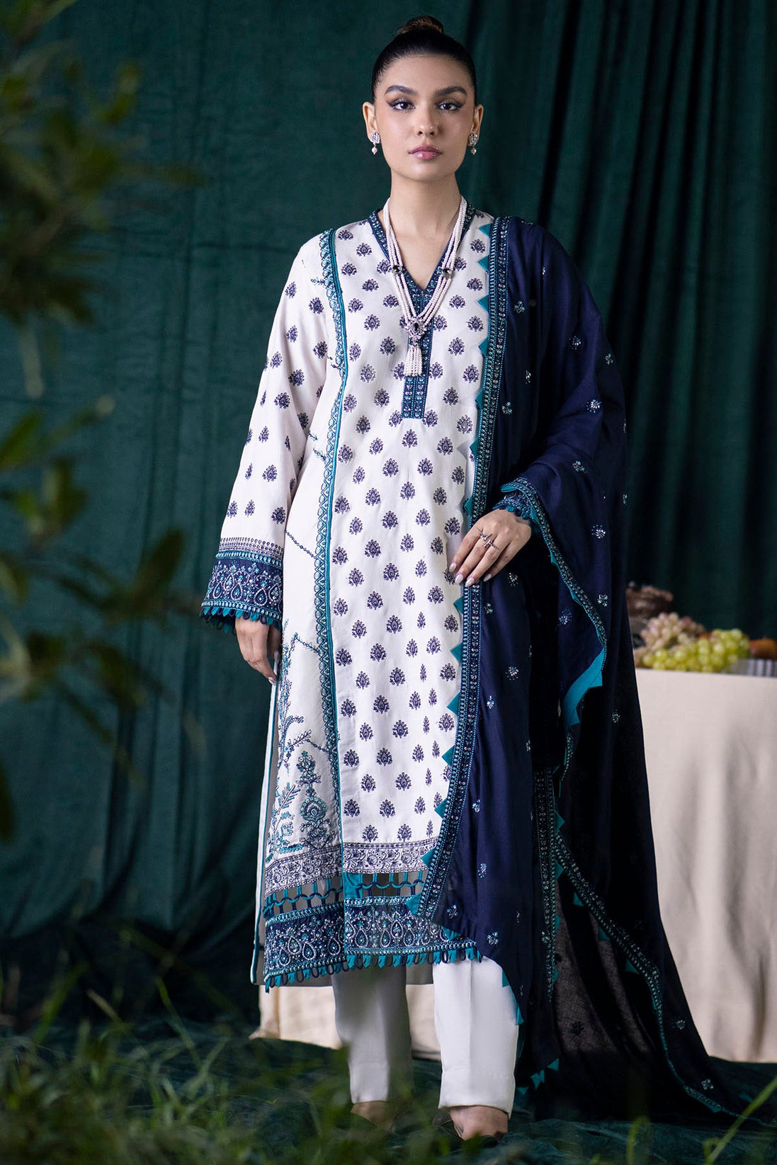 Motifz Jehan Emb Khaddar'23 D#4354