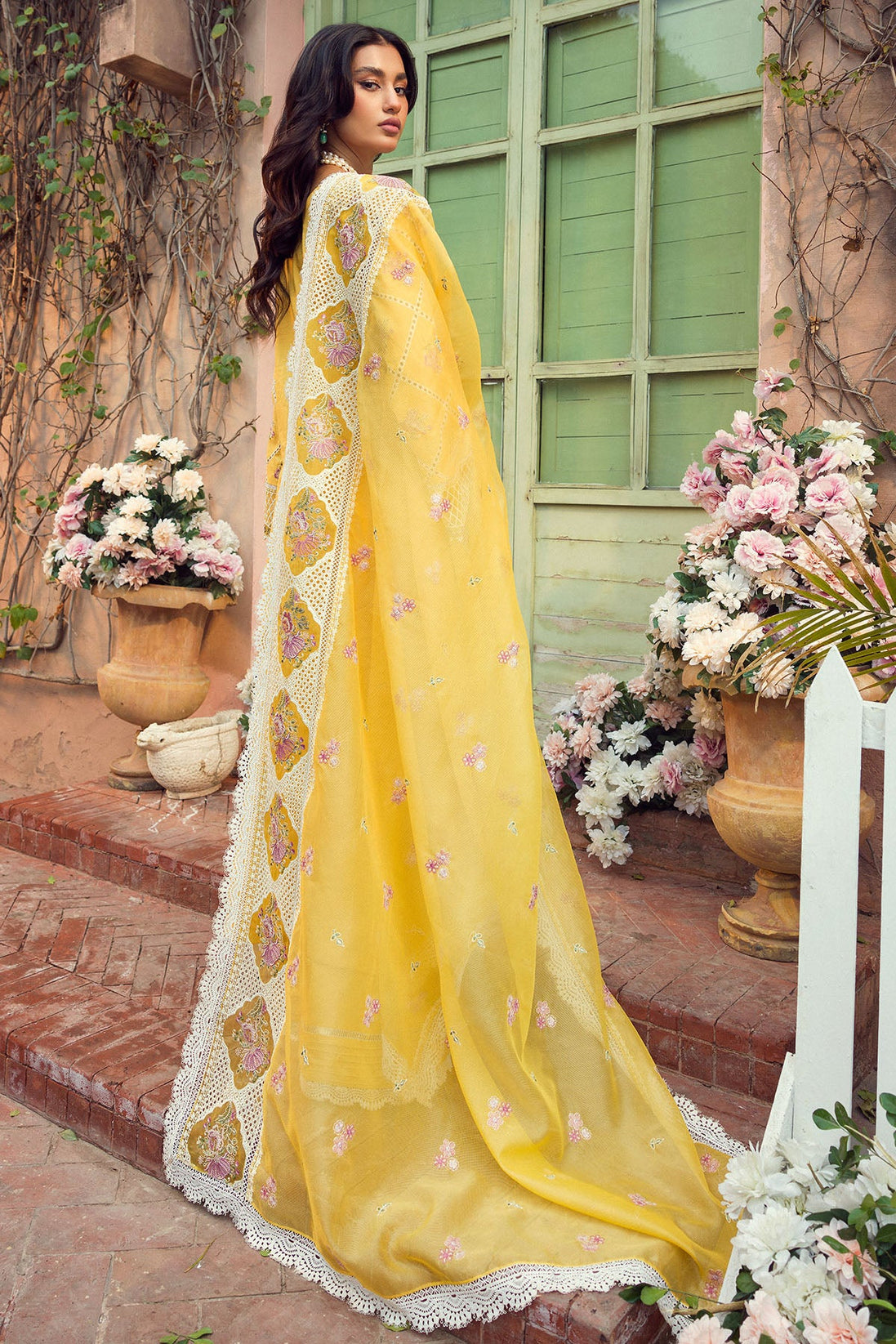 Motifz Premium Luxury Lawn'24 D#4423