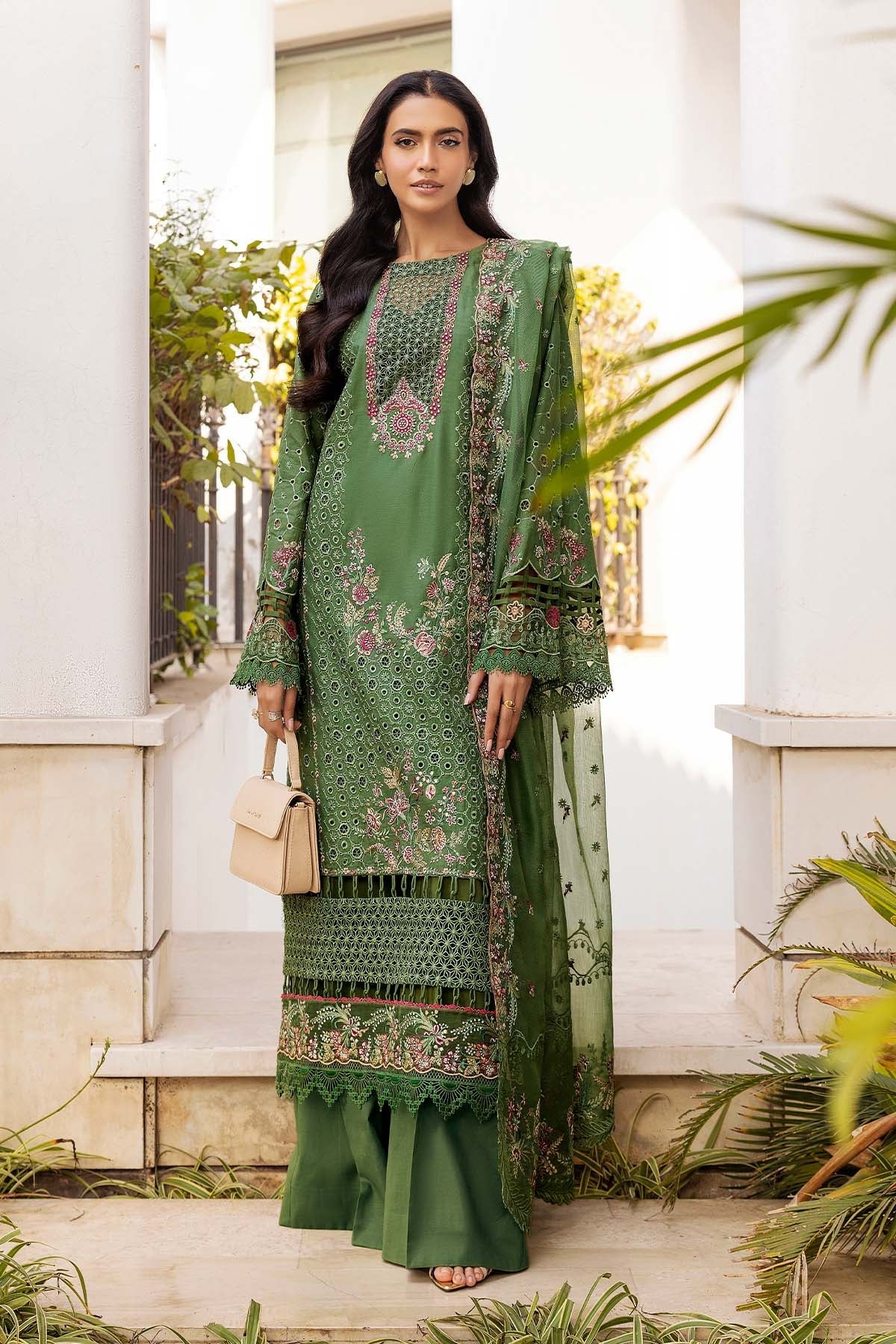 Motifz P/Luxury Lawn C/Dupatta`25 S#303