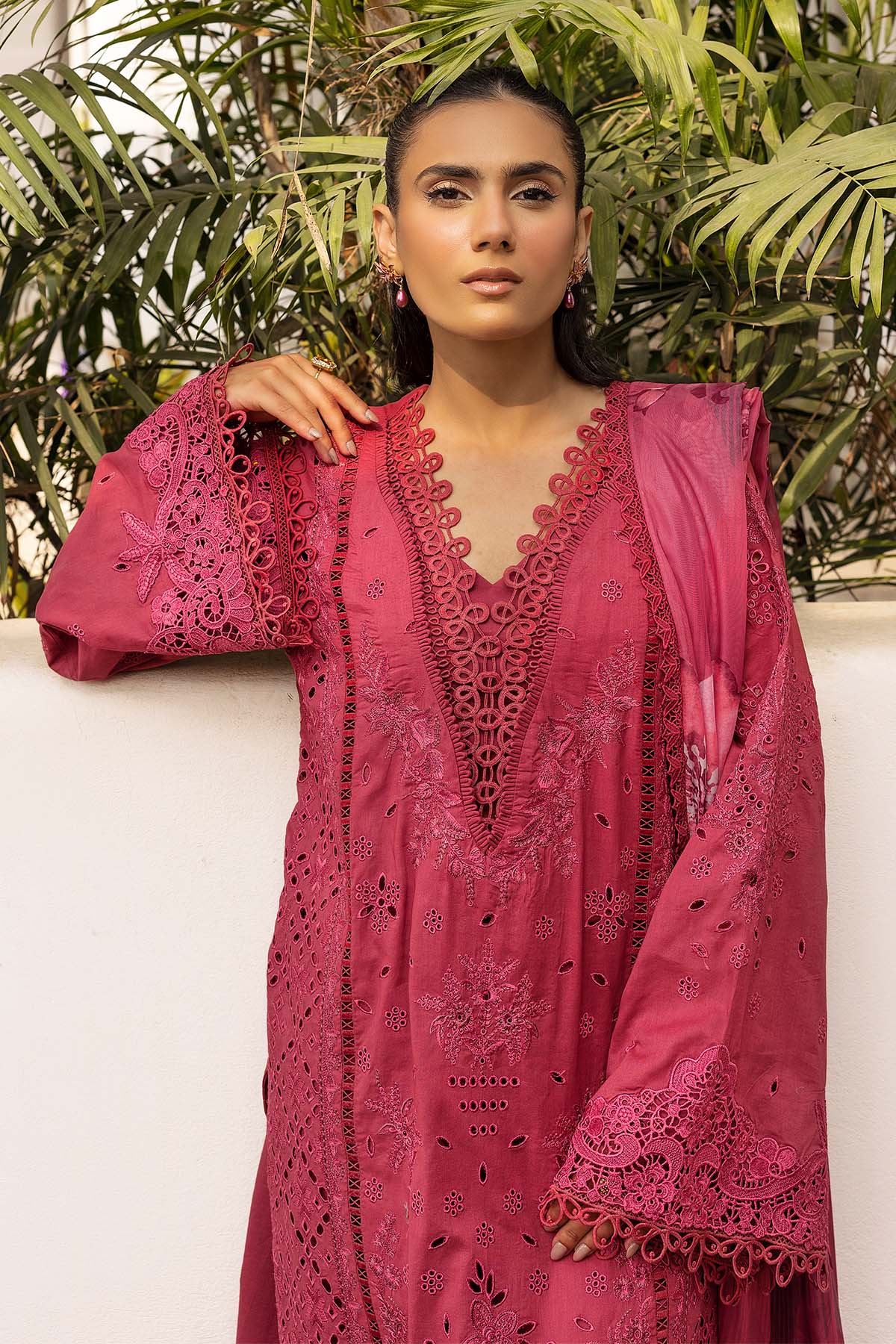 Motifz P/Luxury Lawn C/Dupatta`25 S#304