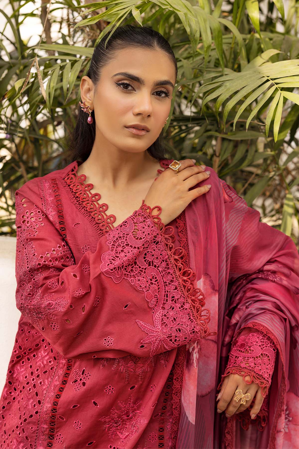 Motifz P/Luxury Lawn C/Dupatta`25 S#304