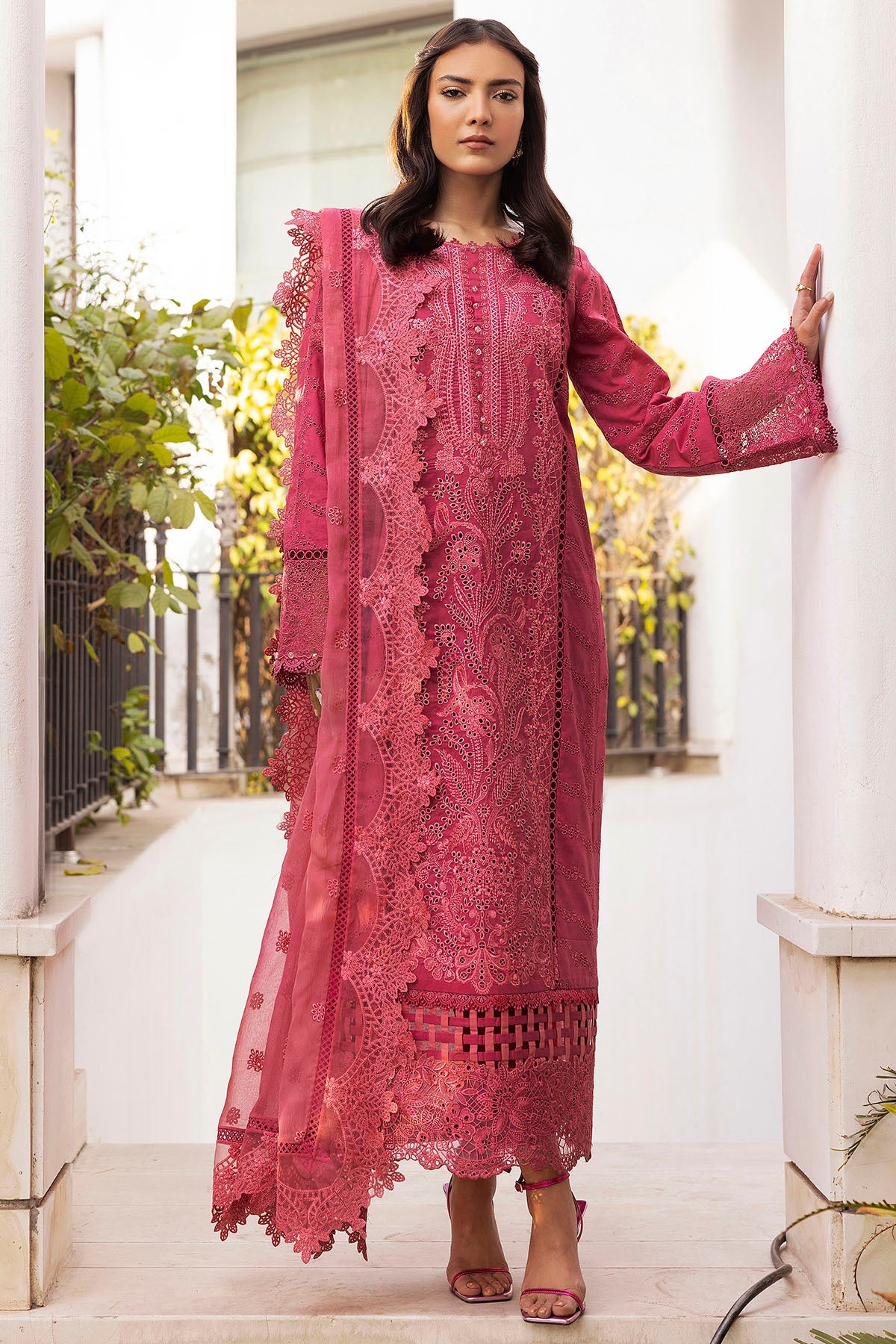 Motifz P/Luxury Lawn C/Dupatta`25 S#305