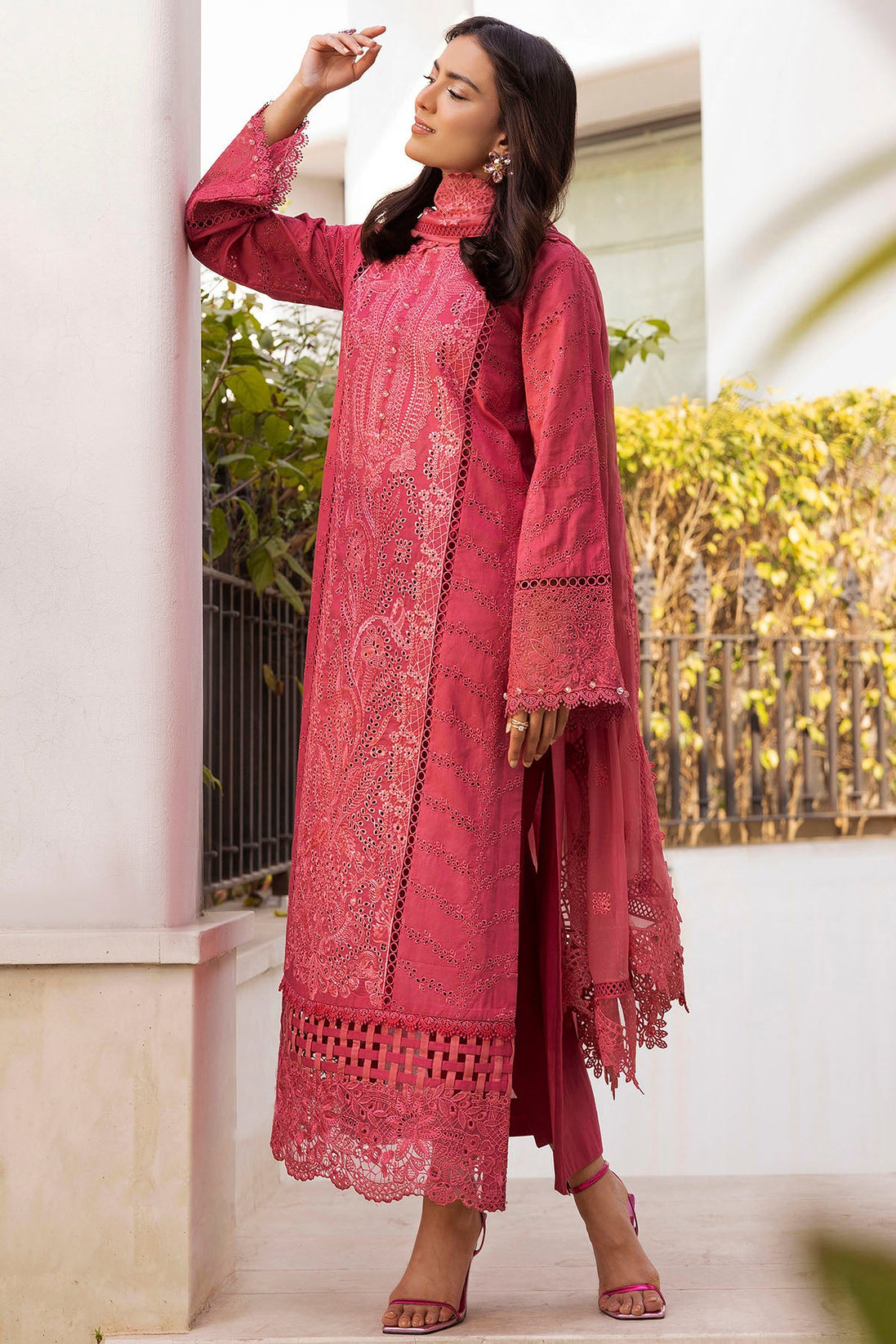 Motifz P/Luxury Lawn C/Dupatta`25 S#305