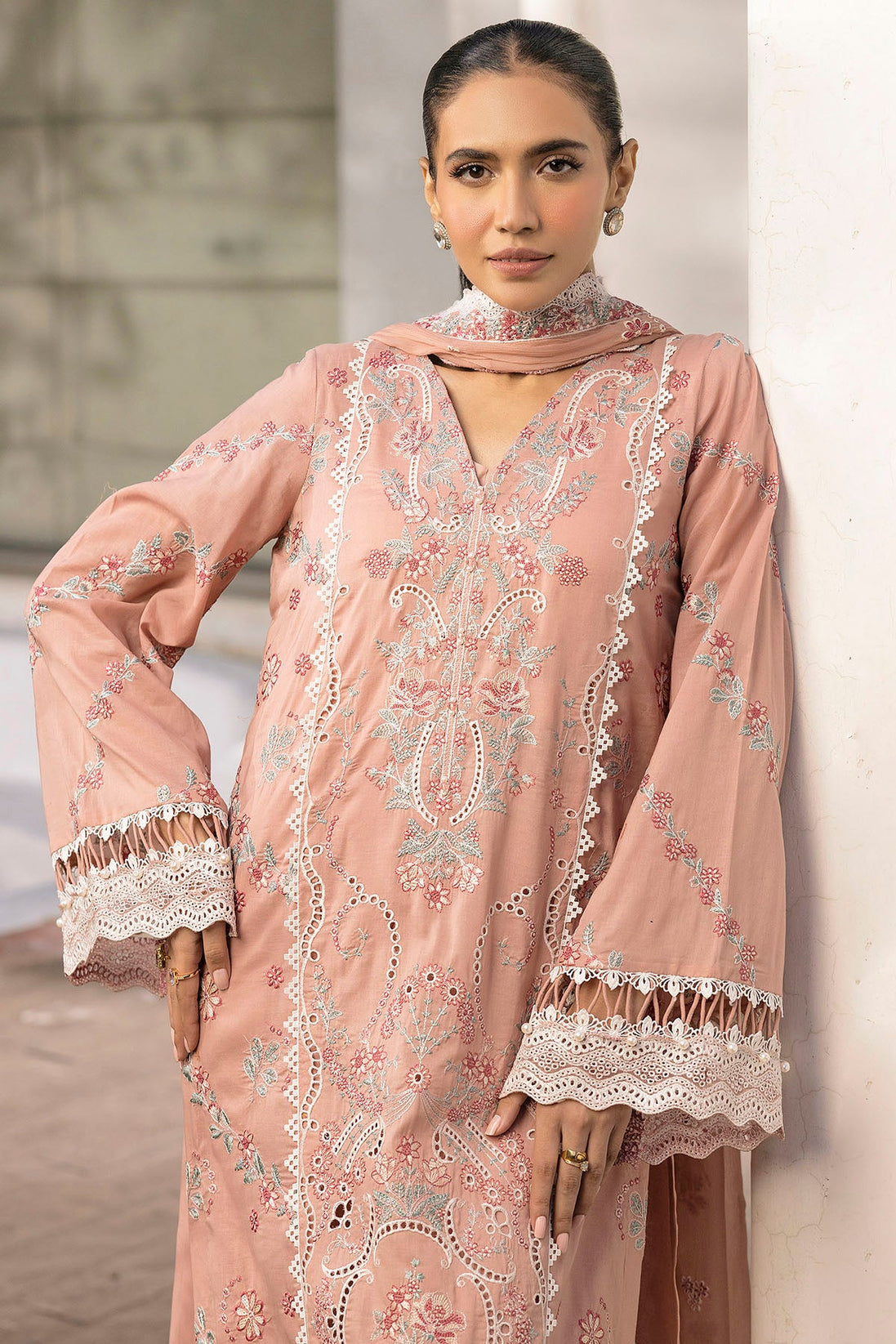 Motifz P/Luxury Lawn C/Dupatta`25 S#309