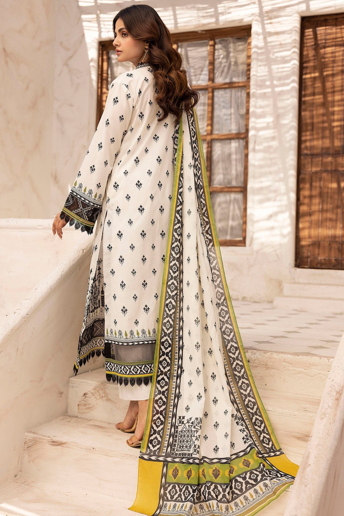 Motifz Digital Print Lawn`25 D#5417