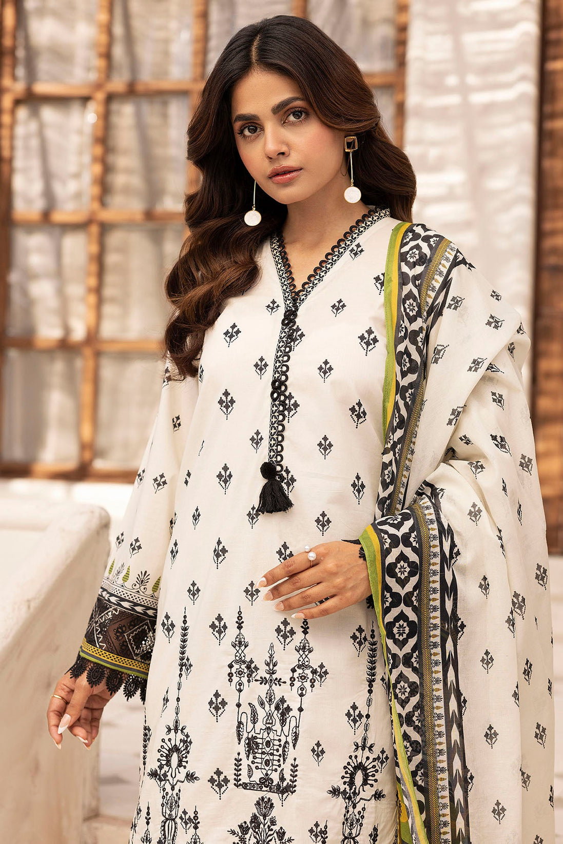 Motifz Digital Print Lawn`25 D#5417