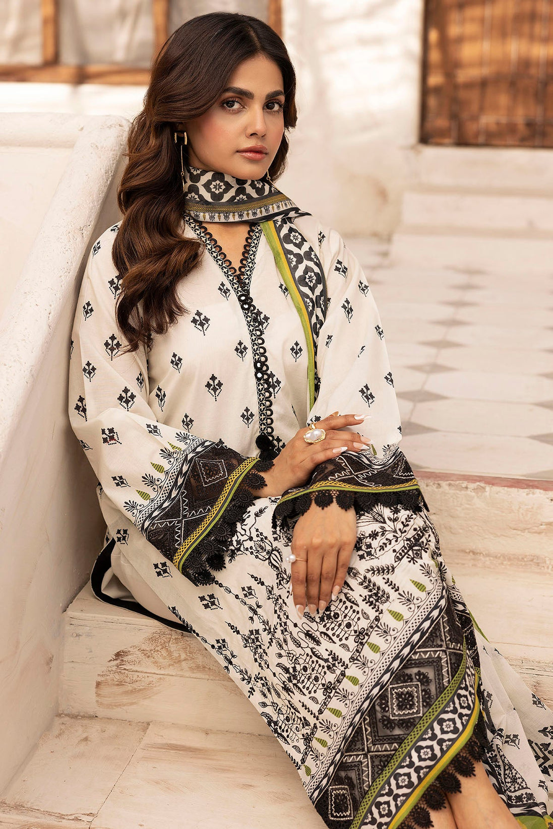 Motifz Digital Print Lawn`25 D#5417
