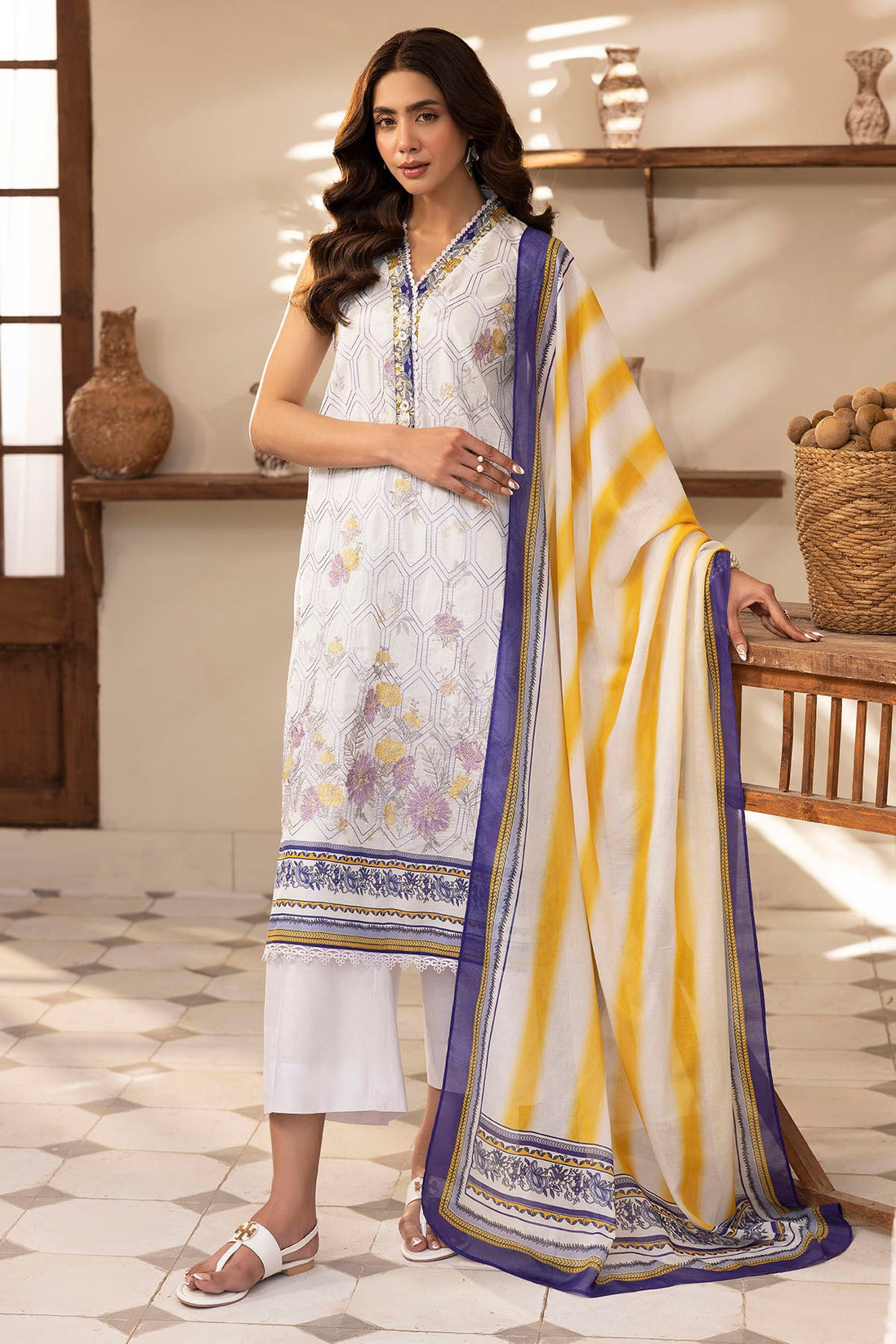 Motifz Digital Print Lawn`25 D#5422