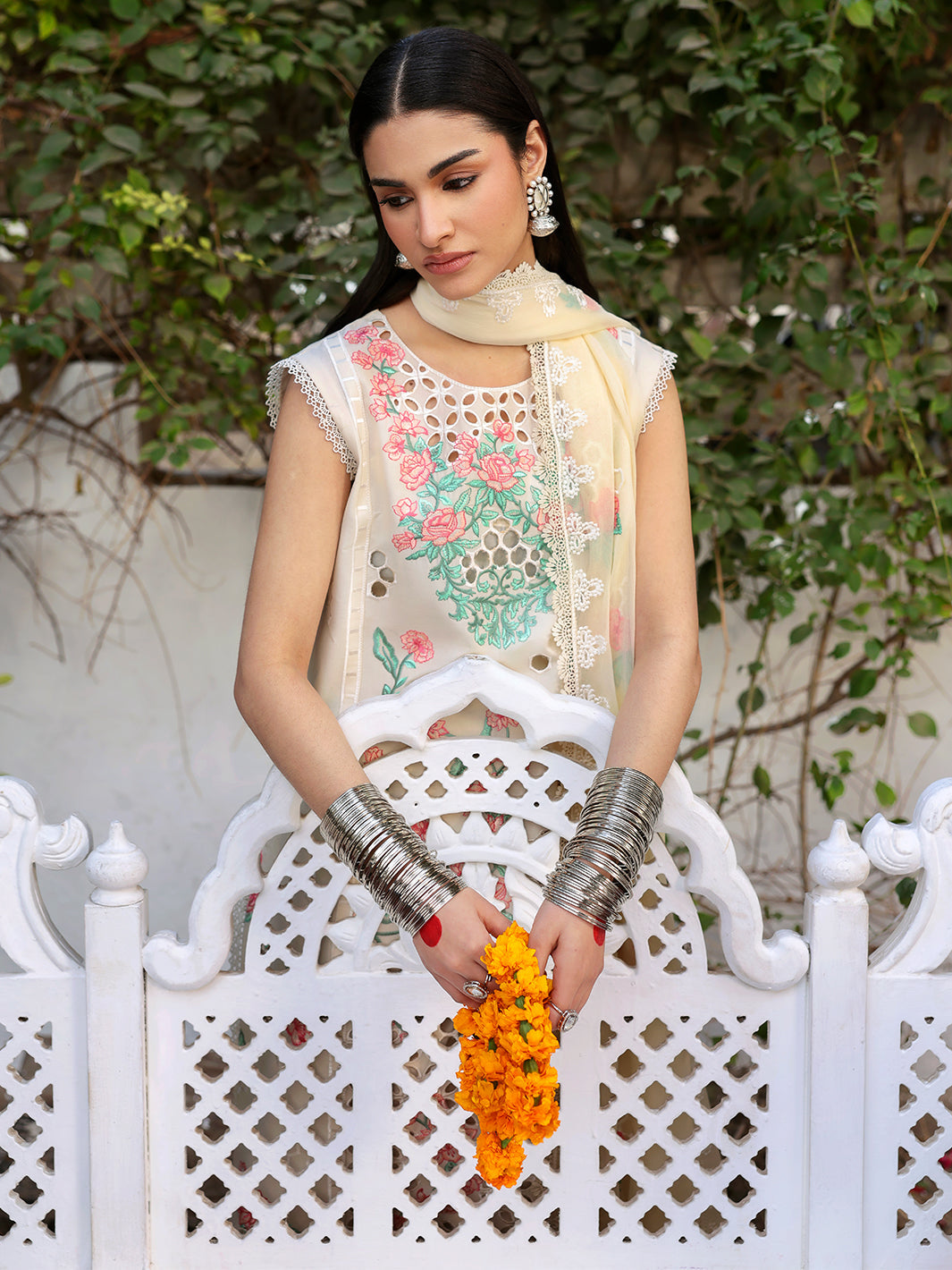 Mahnur Aangan Emb Lawn`25 D#10 MEHENUR