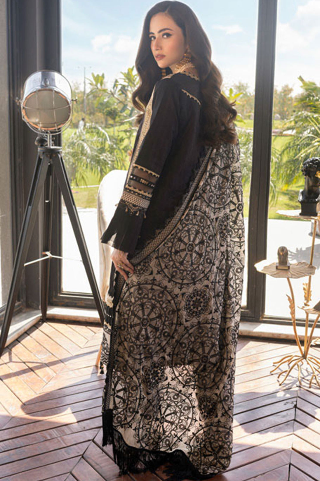 Mahiymaan Luxury Lawn Eid Edit by Alzohaib '22 D# 03