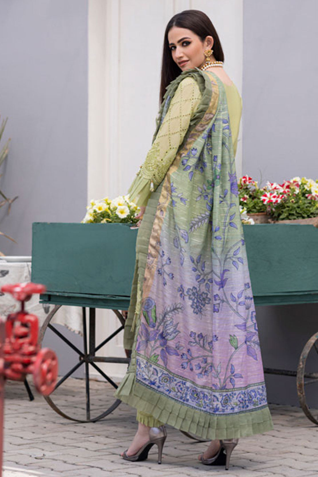 Mahiymaan Luxury Lawn Eid Edit by Alzohaib '22 D# 6A