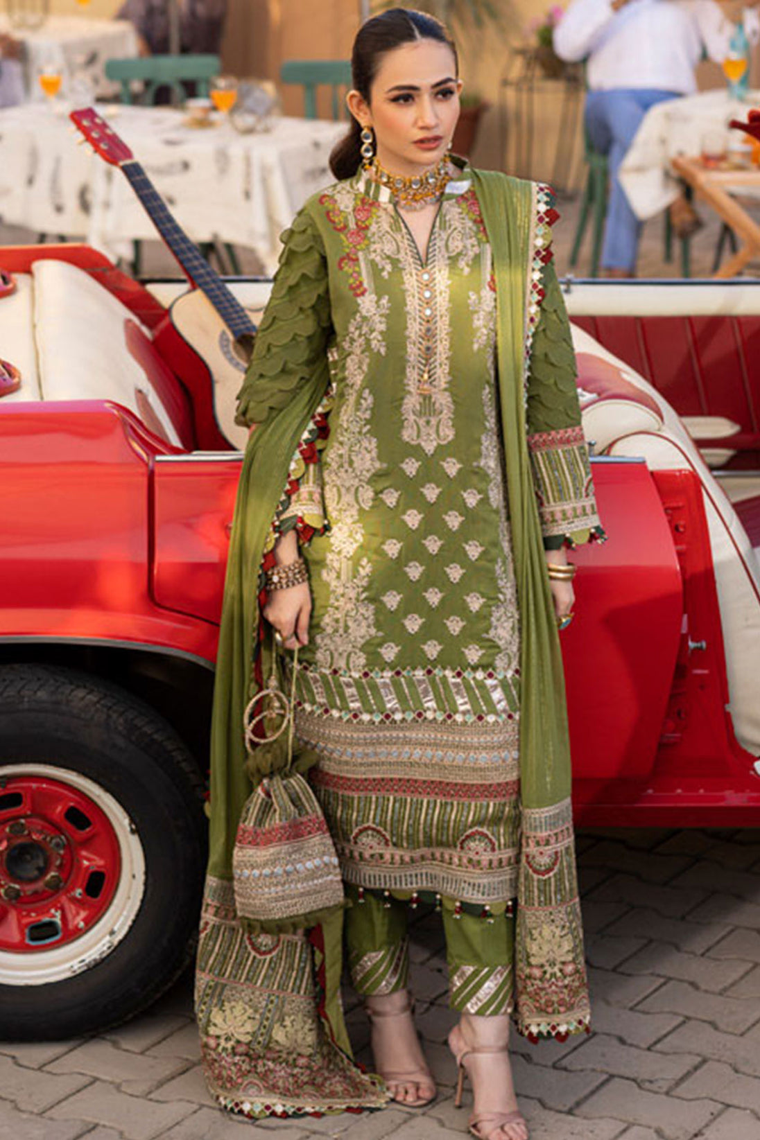 Mahiymaan Luxury Lawn Eid Edit by Alzohaib '22 D# 4B