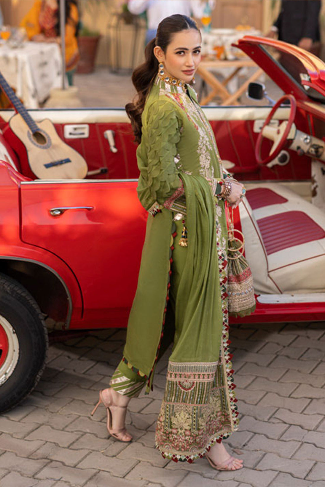Mahiymaan Luxury Lawn Eid Edit by Alzohaib '22 D# 4B