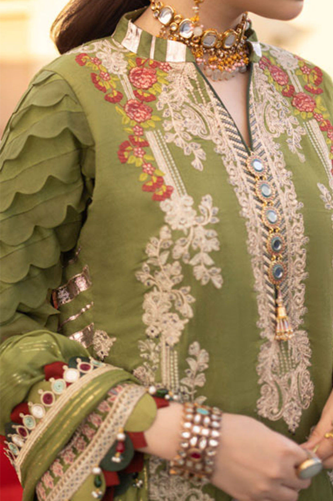 Mahiymaan Luxury Lawn Eid Edit by Alzohaib '22 D# 4B