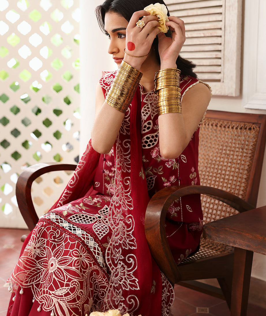 Mahnur Aangan Emb Lawn`25 D#03 MAHROSH