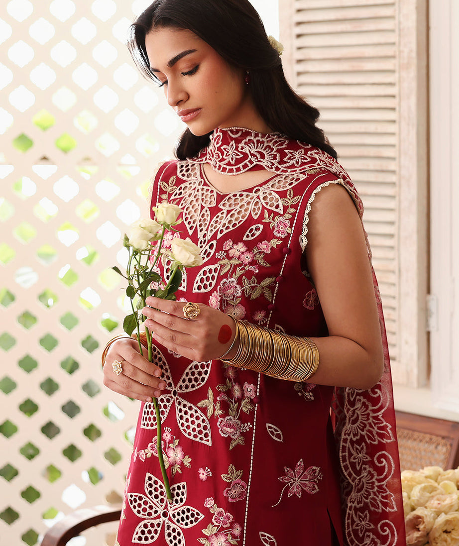 Mahnur Aangan Emb Lawn`25 D#03 MAHROSH