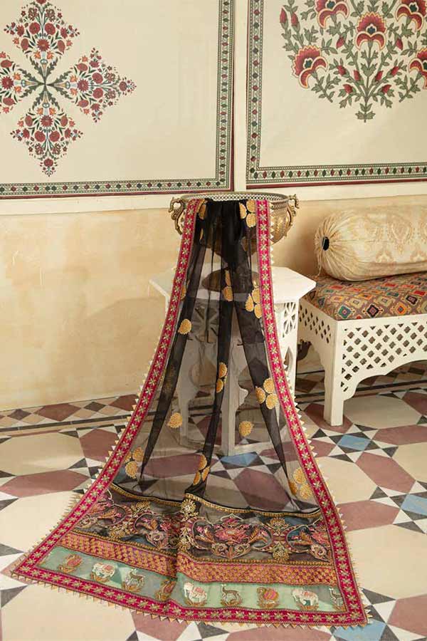 Maryam Hussain Marwa festive'22  KAIYNAT