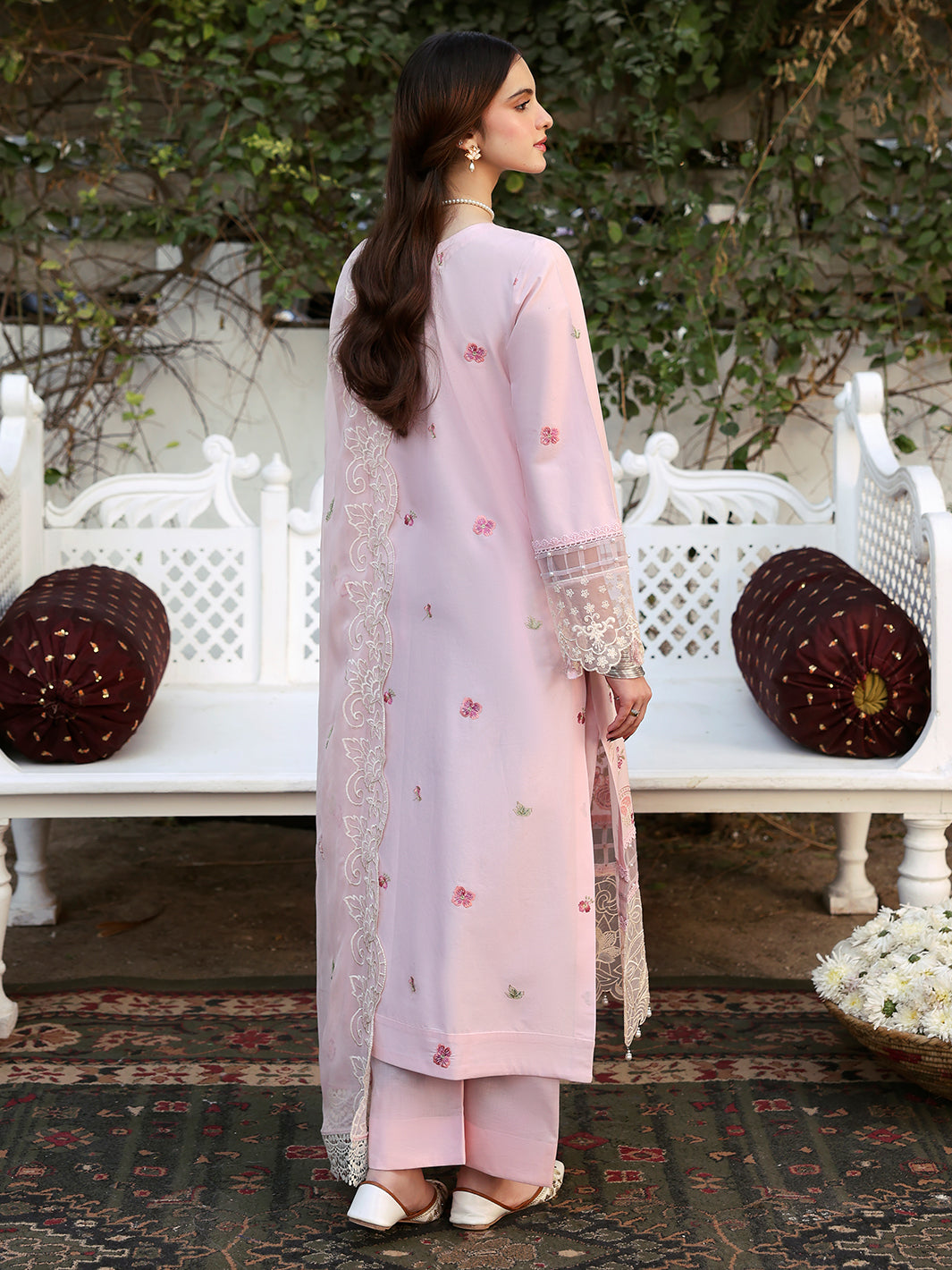 Mahnur Aangan Emb Lawn`25 D#09 MEHARMA