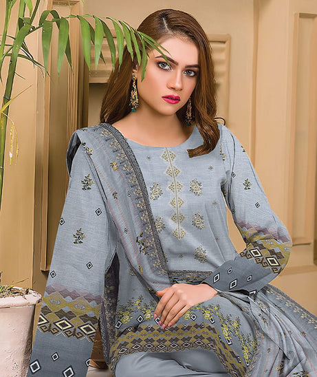 Muntaha's Riwaaj Lawn`23 D#07