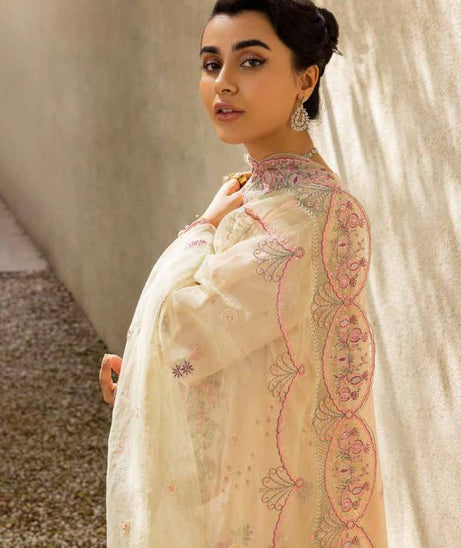 Muscari Emb Lawn'23 MECC#211