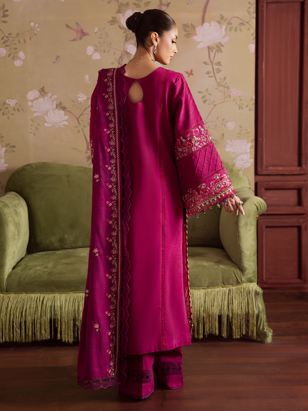 Mahnur Nova Emb Khaddar`25 NK#08