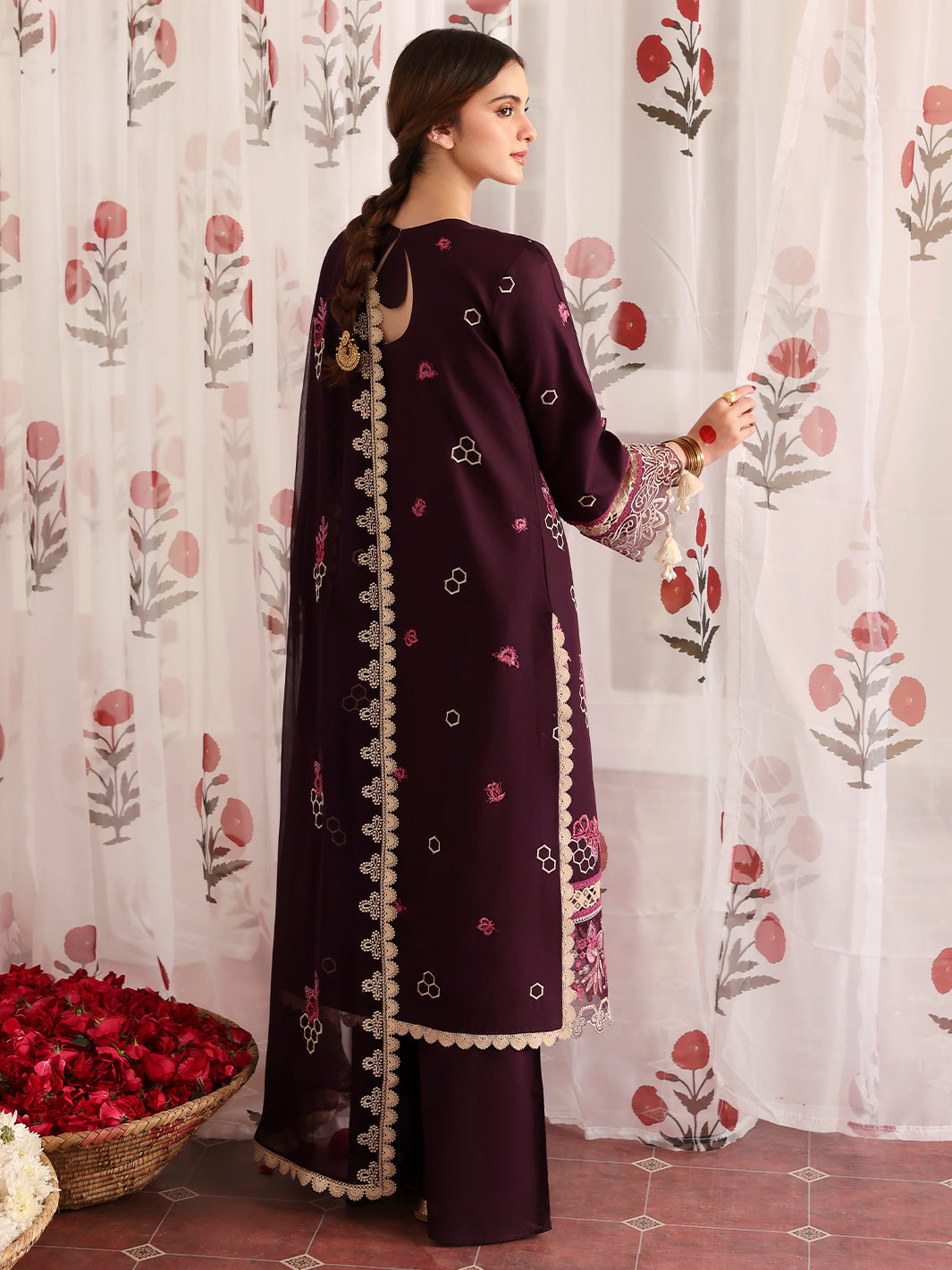 Mahnur Aangan Emb Lawn`25 D#05 NARINA