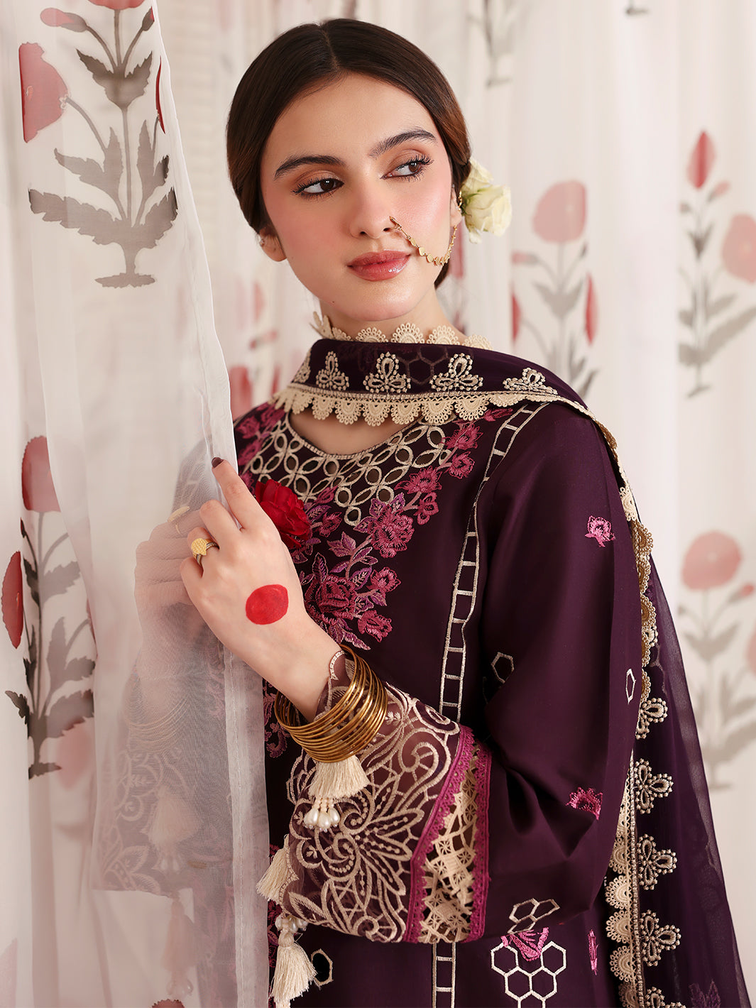 Mahnur Aangan Emb Lawn`25 D#05 NARINA
