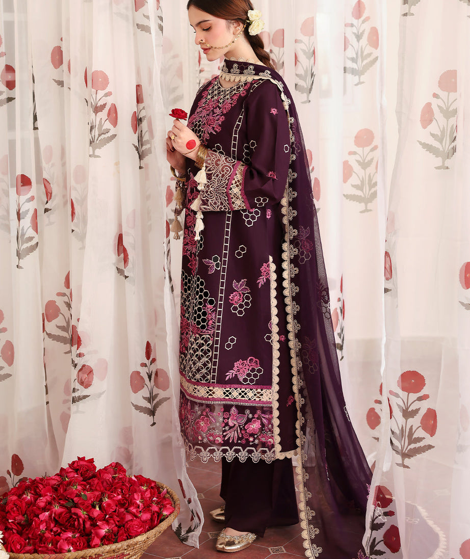 Mahnur Aangan Emb Lawn`25 D#05 NARINA