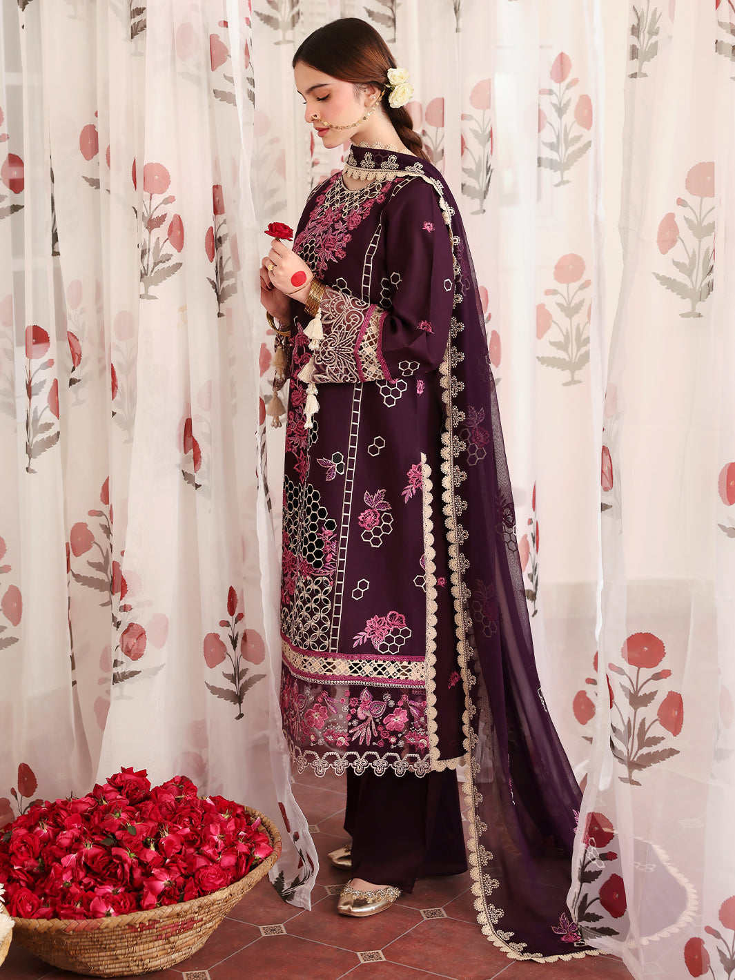 Mahnur Aangan Emb Lawn`25 D#05 NARINA