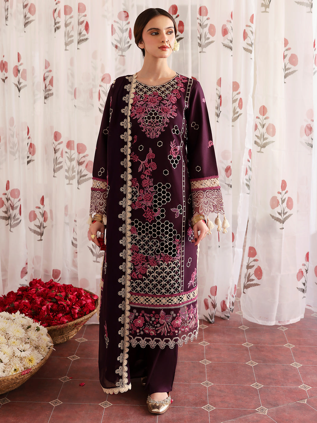 Mahnur Aangan Emb Lawn`25 D#05 NARINA