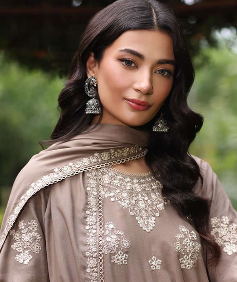 Noor Suzaankari Winter Shawl By Saadia Asad'24 D#2