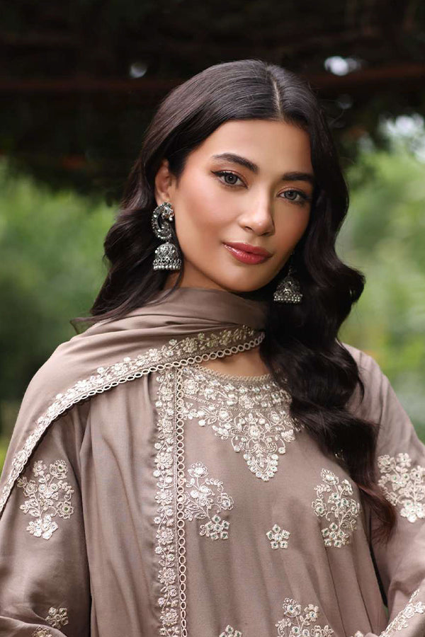 Noor Suzaankari Winter Shawl By Saadia Asad'24 D#2