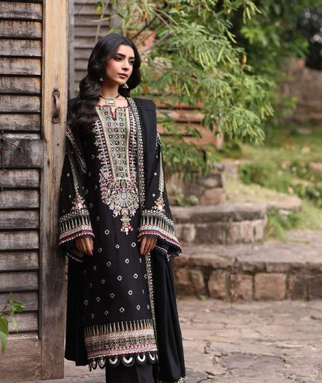 Noor Suzaankari Winter Shawl By Saadia Asad'24 D#5