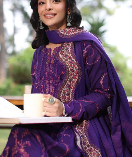 Noor Suzaankari Winter Shawl By Saadia Asad'24 D#6