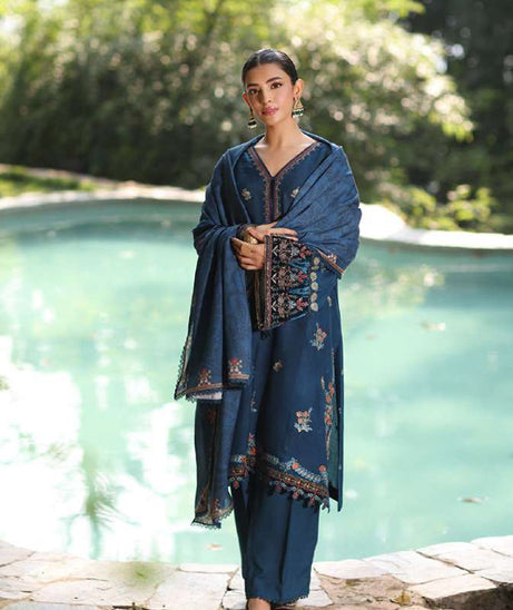 Noor Suzaankari Winter Shawl By Saadia Asad'24 D#8