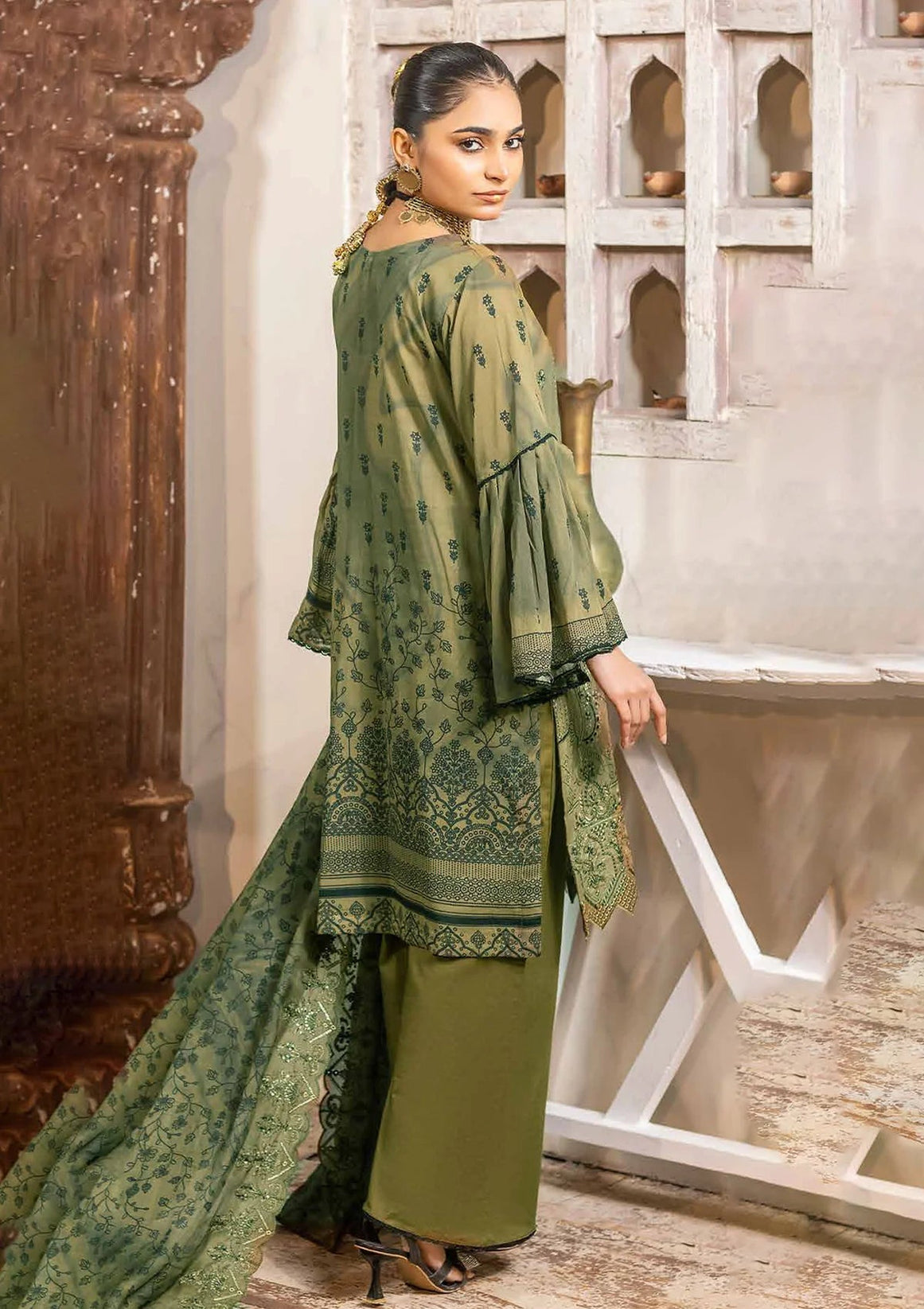 BR Noor-E-Jahan Lawn'24 D#06