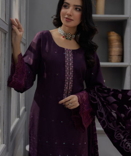 Noor Jahan Monal Velvet Shawl`25 D#3