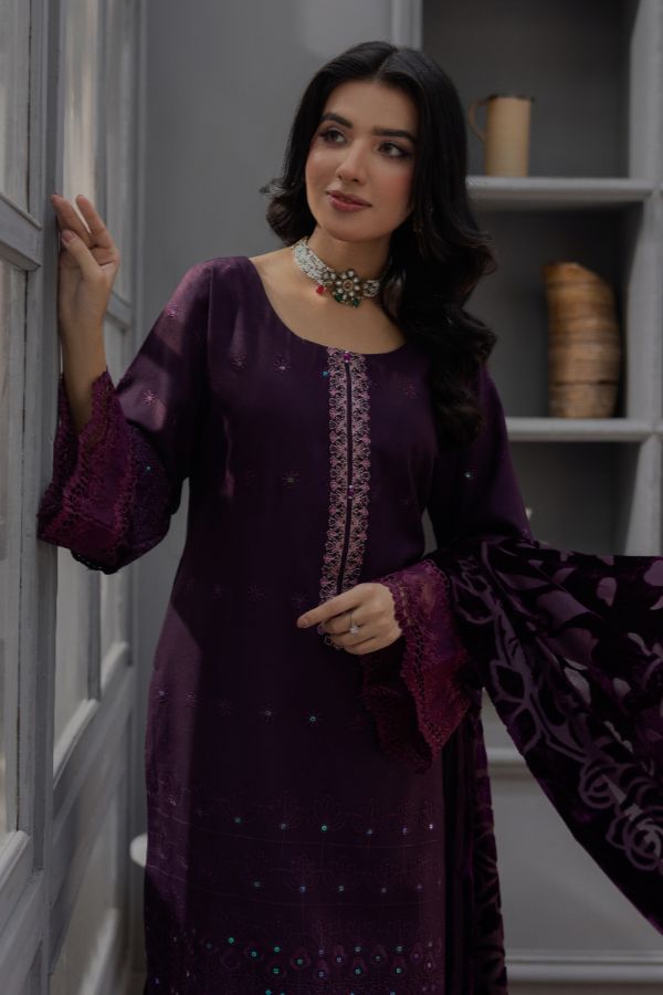 Noor Jahan Monal Velvet Shawl`25 D#3