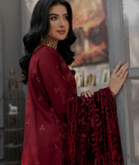 Noor Jahan Monal Velvet Shawl`25 D#5