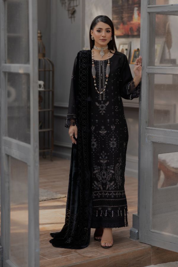 Noor Jahan Monal Velvet Shawl`25 D#6