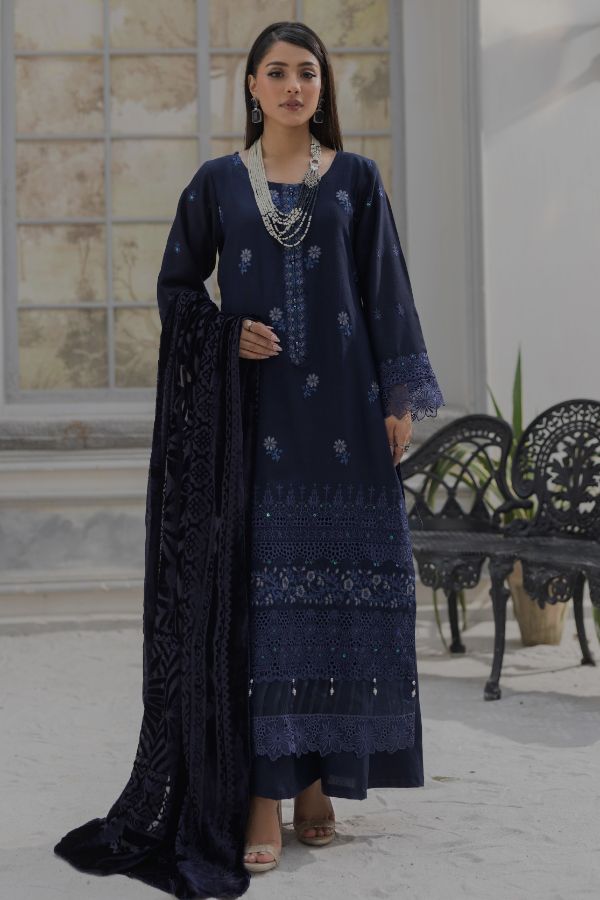 Noor Jahan Monal Velvet Shawl`25 D#8