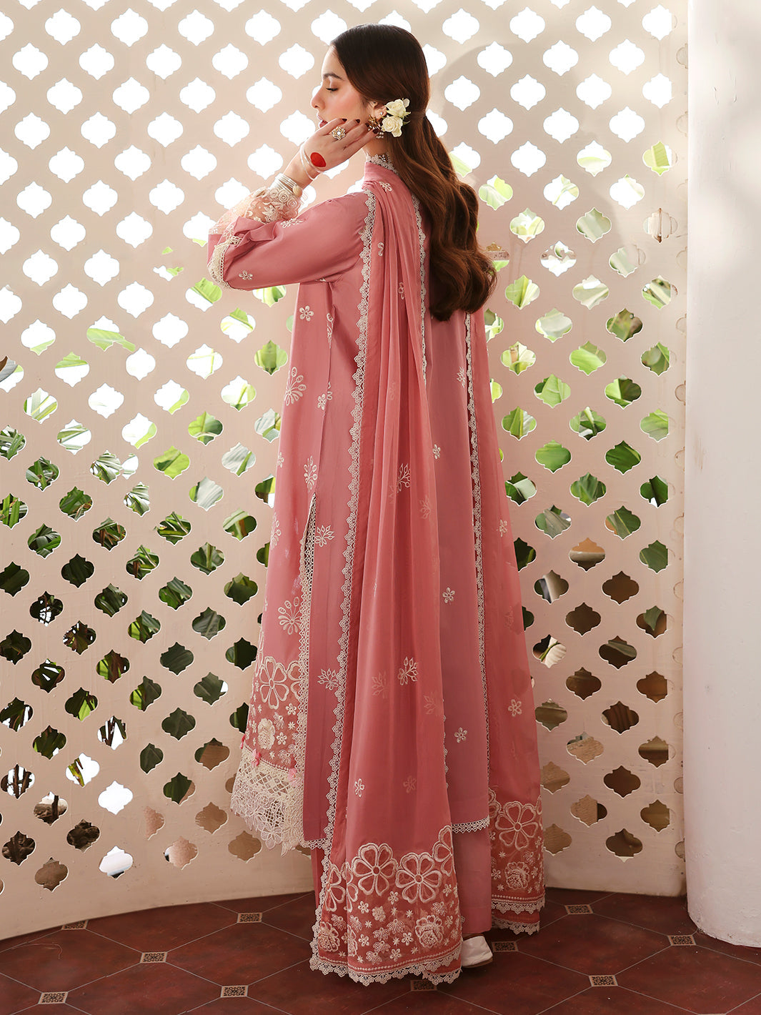 Mahnur Aangan Emb Lawn`25 D#04 NOORBANO