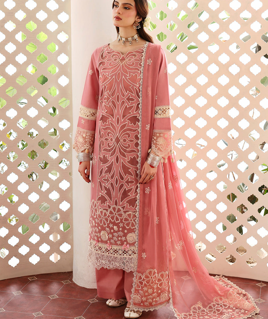 Mahnur Aangan Emb Lawn`25 D#04 NOORBANO