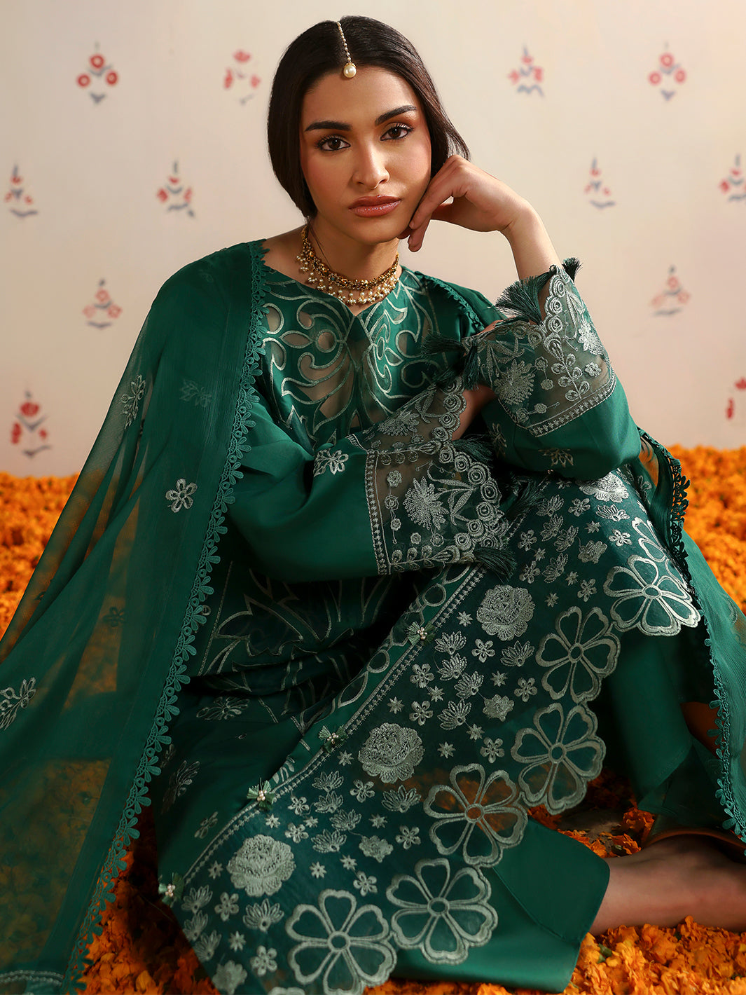 Mahnur Aangan Emb Lawn`25 D#01 PALWASHA