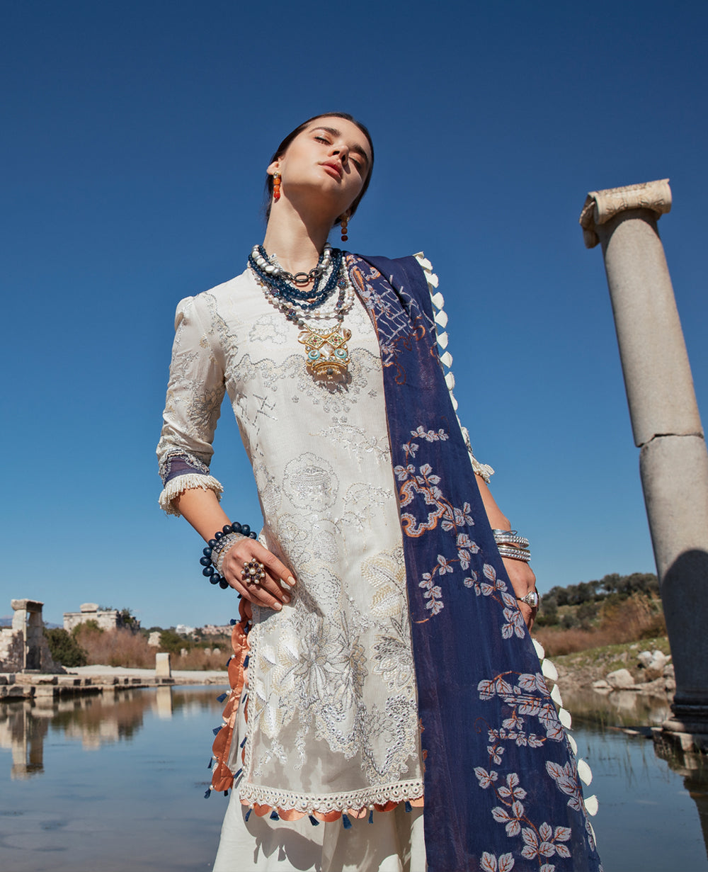 Republic selene Luxury Lawn`21 D#6B