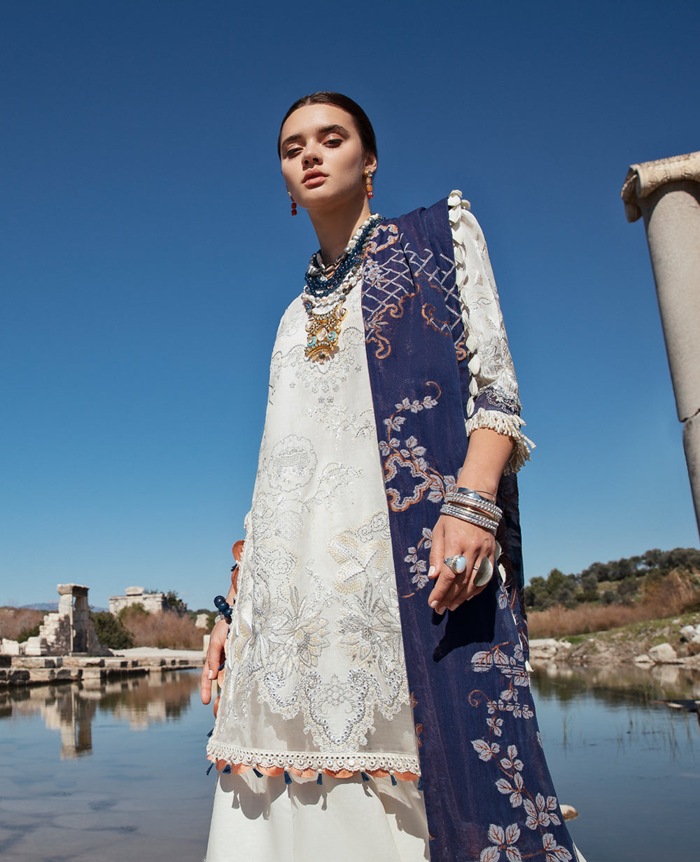 Republic selene Luxury Lawn`21 D#6B