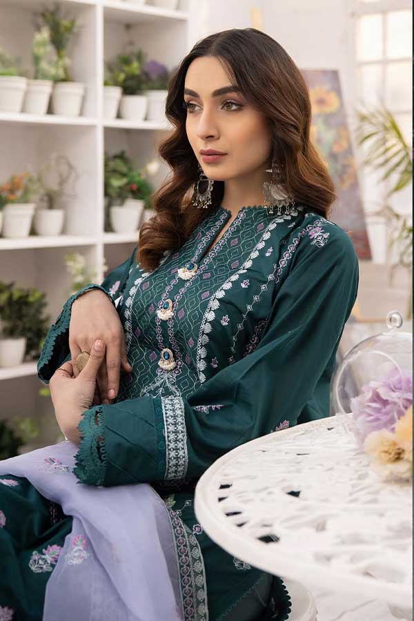 RA Mahee's Exclusive Lawn'23 D#07