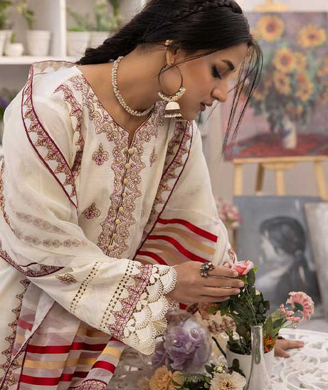 RA Mahee's Exclusive Lawn'23 D#08