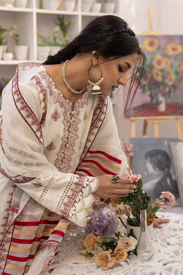 RA Mahee's Exclusive Lawn'23 D#08
